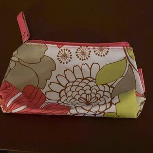 Cosmetic bag
